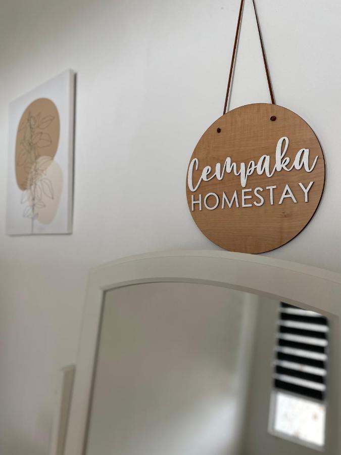 Cempaka Homestay Soga Perdana バトゥー・パハト エクステリア 写真
