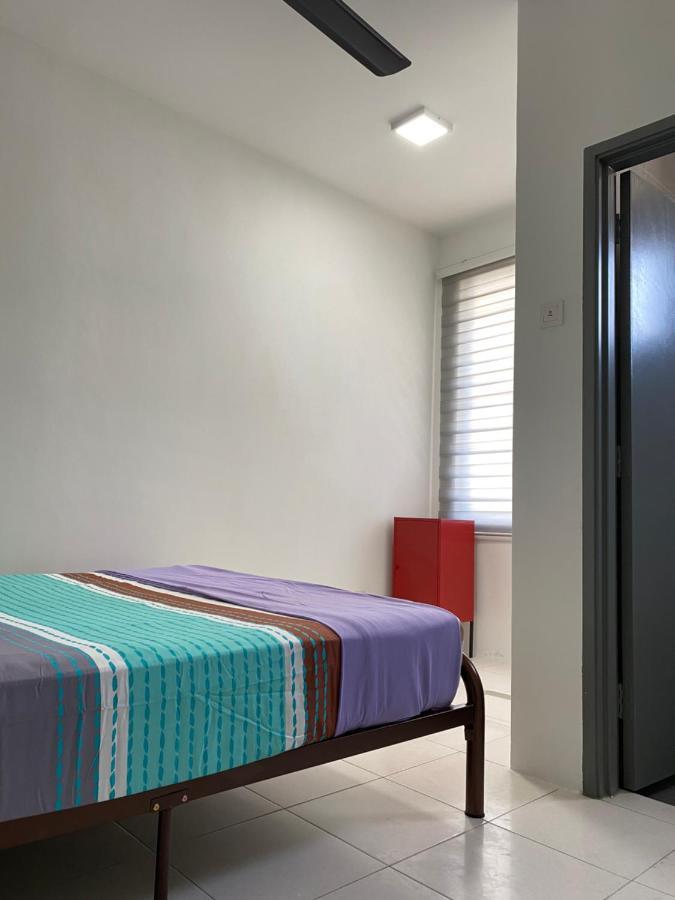 Cempaka Homestay Soga Perdana バトゥー・パハト エクステリア 写真