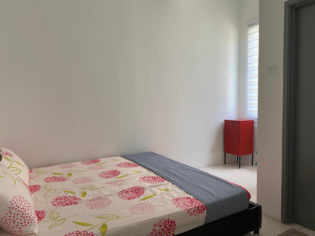 Cempaka Homestay Soga Perdana バトゥー・パハト エクステリア 写真
