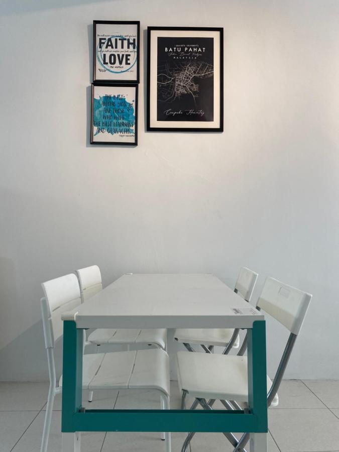 Cempaka Homestay Soga Perdana バトゥー・パハト エクステリア 写真